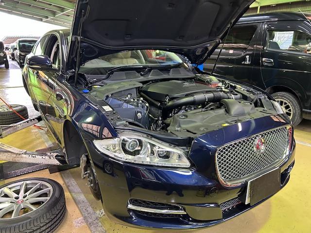 JAGUAR XJ　定期点検　エンジンオイル交換　ご入庫ありがとうございます　大阪府　和泉市