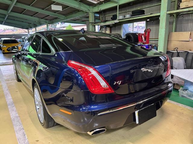 JAGUAR XJ　定期点検　エンジンオイル交換　ご入庫ありがとうございます　大阪府　和泉市