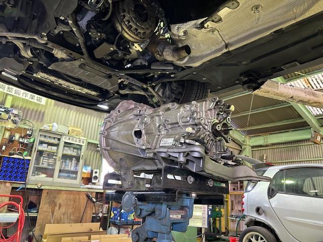 BMW 320i F30  クラッチ交換 エンジンオイル漏れ修理