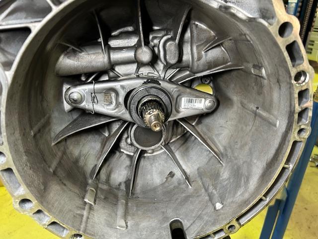 BMW 320i F30  クラッチ交換 エンジンオイル漏れ修理