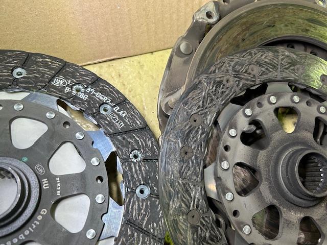 BMW 320i F30  クラッチ交換 エンジンオイル漏れ修理