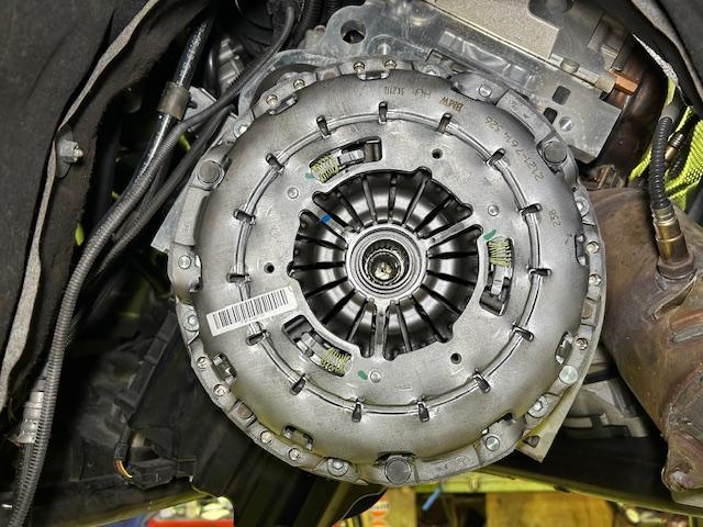 BMW 320i F30  クラッチ交換 エンジンオイル漏れ修理