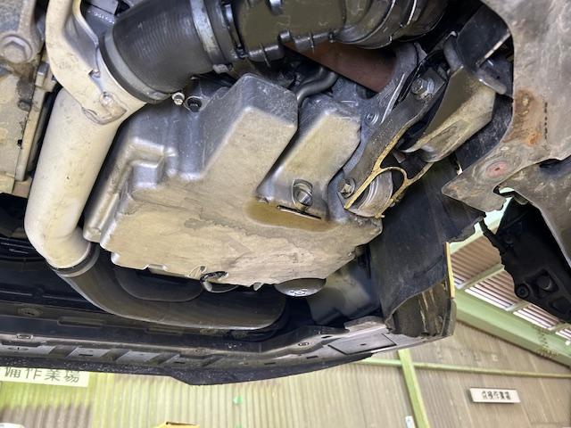 VOLVO V40 CROSSCOUNTRY　ボルボ　V40　クロスカントリー　エアコン効かない　コンデンサー交換　タイヤ交換　エンジンオイル交換　ご入庫ありがとうございます！　大阪府　和泉市