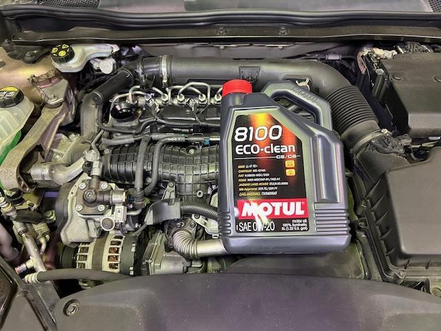 VOLVO V40 CROSSCOUNTRY　ボルボ　V40　クロスカントリー　エアコン効かない　コンデンサー交換　タイヤ交換　エンジンオイル交換　ご入庫ありがとうございます！　大阪府　和泉市