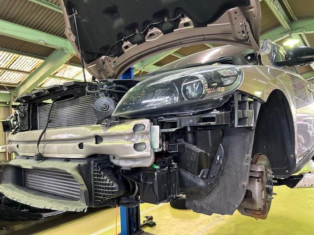 VOLVO V40 CROSSCOUNTRY　ボルボ　V40　クロスカントリー　エアコン効かない　コンデンサー交換　タイヤ交換　エンジンオイル交換　ご入庫ありがとうございます！　大阪府　和泉市