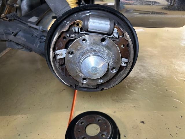 FIAT 500 車検整備ご入庫ありがとうございます! デフサイドシール交換 大阪府 和泉市