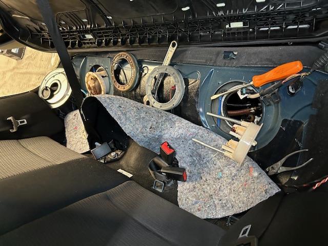 BMW 116i E87 燃料漏れ修理 大阪府 和泉市