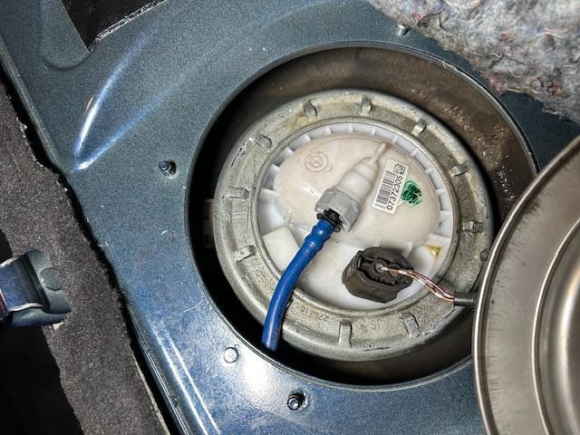 BMW 116i E87 燃料漏れ修理 大阪府 和泉市