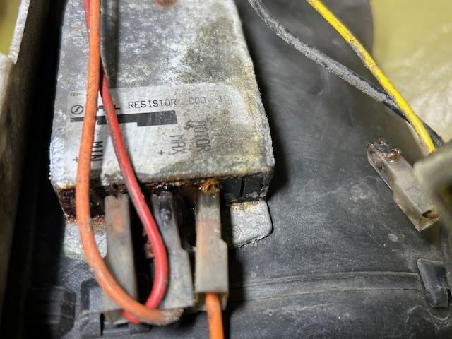 LOTUS ELISE S2　ロータス　エリーゼ　フェイズ2　エアコン風出ない　ブロワーレジスター交換　ブロワーモーター交換　大阪府　和泉市