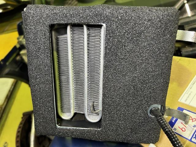 LOTUS ELISE S2　ロータス　エリーゼ　フェイズ2　エアコン風出ない　ブロワーレジスター交換　ブロワーモーター交換　大阪府　和泉市