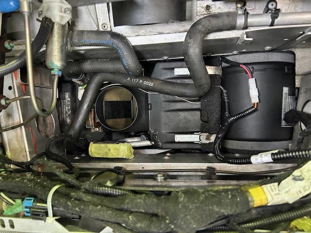 LOTUS ELISE S2　ロータス　エリーゼ　フェイズ2　エアコン風出ない　ブロワーレジスター交換　ブロワーモーター交換　大阪府　和泉市