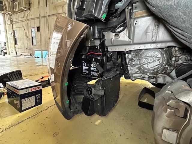 VOLVO V40 Crosscountry　ボルボ　V40　クロスカントリー　バッテリー交換　ご入庫ありがとうございます！
大阪府　和泉市