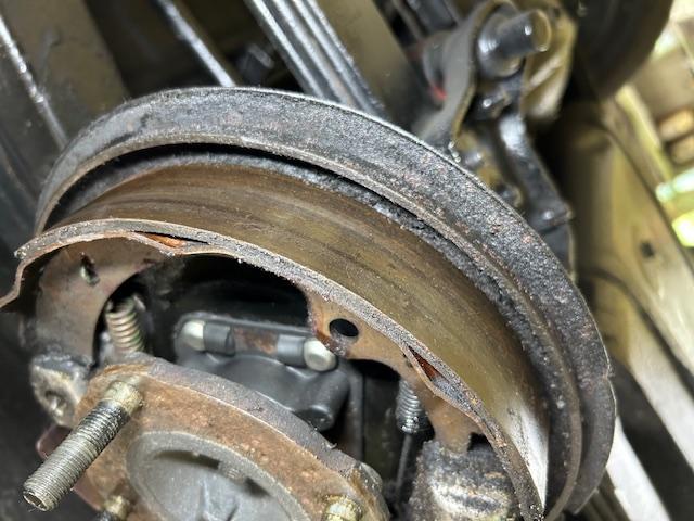 DATSUN FAIRLADY SR311 ダットサン フェアレディ2000 ローウィンド 車検整備 リヤブレーキO/H リヤシャフトシール交換 大阪府 和泉市