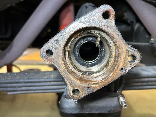 DATSUN FAIRLADY SR311 ダットサン フェアレディ2000 ローウィンド 車検整備 リヤブレーキO/H リヤシャフトシール交換 大阪府 和泉市