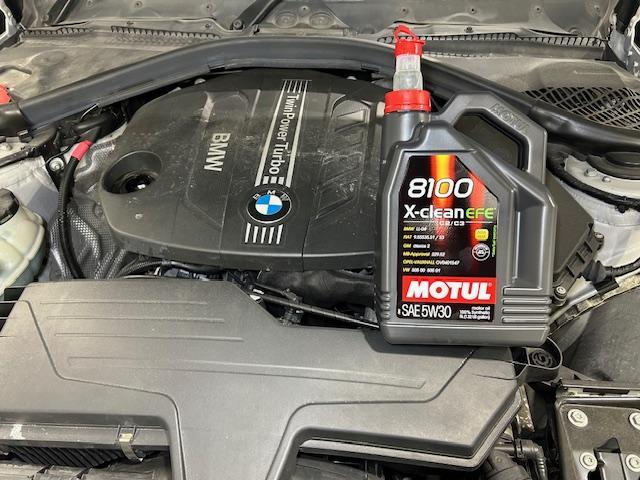 BMW 320d F31 エンジンオイル交換 バッテリー交換 ご入庫ありがとうございます! 大阪府 和泉市