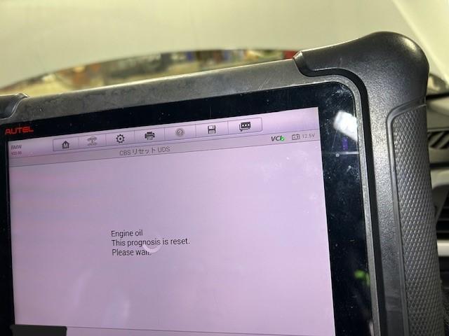 BMW 320d F31 エンジンオイル交換 バッテリー交換 ご入庫ありがとうございます! 大阪府 和泉市
