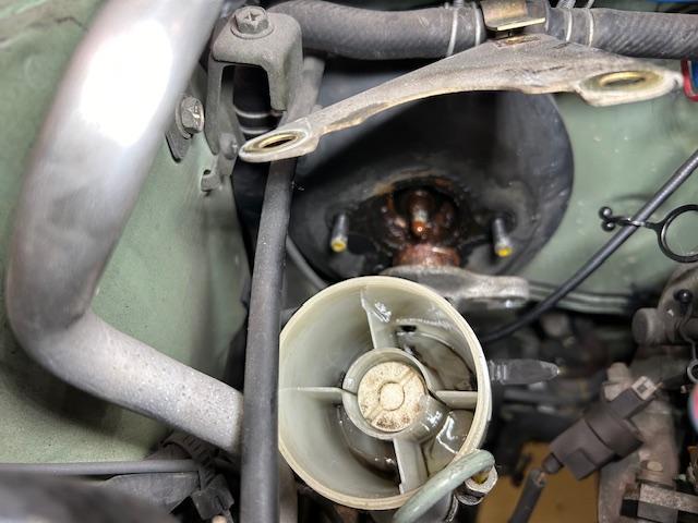 NISSAN FIGARO　ニッサン　フィガロ　FK10　ブレーキオイル漏れ　マスターシリンダー交換　ドライブシャフトブーツ交換　大阪府　和泉市