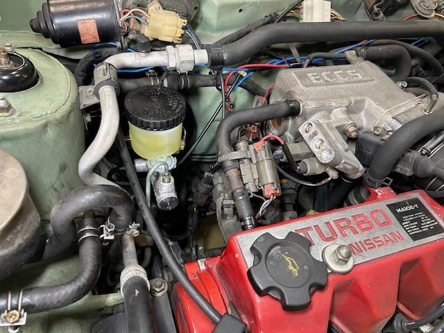 NISSAN FIGARO　ニッサン　フィガロ　FK10　ブレーキオイル漏れ　マスターシリンダー交換　ドライブシャフトブーツ交換　大阪府　和泉市