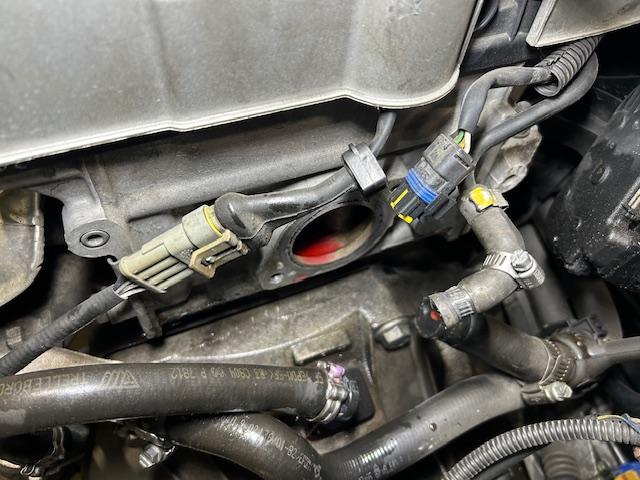 Alfa Romeo 147  アルファロメオ147 ツインスパーク M/T サーモスタット交換 ドライブシャフトブーツ交換 車検整備でのご入庫ありがとうございます! 大阪府 和泉市