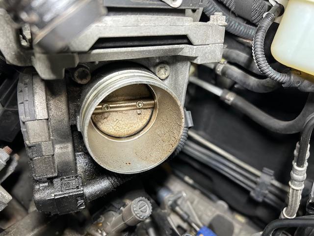 Alfa Romeo 147  アルファロメオ147 ツインスパーク M/T サーモスタット交換 ドライブシャフトブーツ交換 車検整備でのご入庫ありがとうございます! 大阪府 和泉市