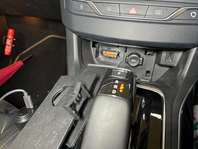 PEUGEOT 308 BlueHDi　プジョー308　ディーゼル　１年点検ご入庫ありがとうございます！　大阪府　和泉市
 