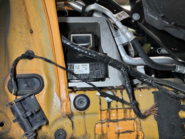 MINI Cooper Clubman F54 ミニ クーパー クラブマン 車検整備 エンジンマウント交換 ご入庫ありがとうございます! 大阪府 和泉市