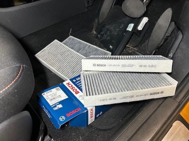 MINI Cooper Clubman F54 ミニ クーパー クラブマン 車検整備 エンジンマウント交換 ご入庫ありがとうございます! 大阪府 和泉市