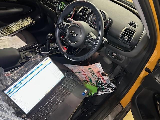 MINI Cooper Clubman F54 ミニ クーパー クラブマン 車検整備 エンジンマウント交換 ご入庫ありがとうございます! 大阪府 和泉市