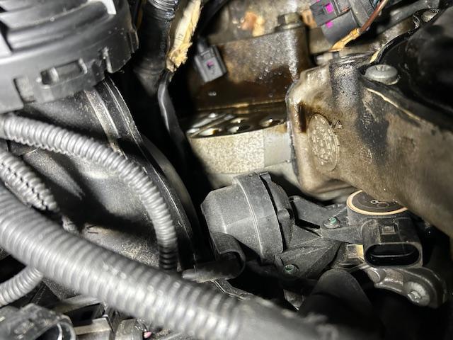 AUDI A6  アウディ A6 エンジンオイル漏れ オイルフィルターハウジング交換 大阪府 和泉市