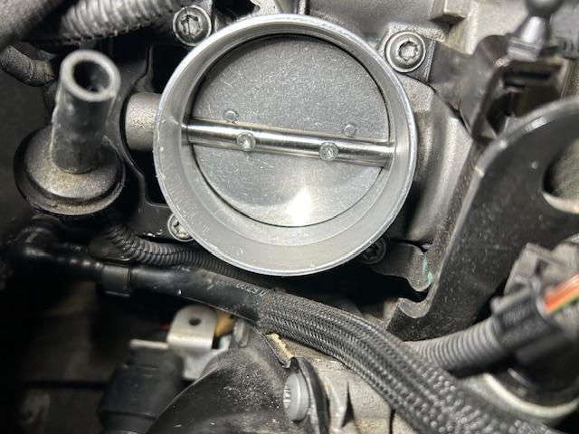 AUDI A6  アウディ A6 エンジンオイル漏れ オイルフィルターハウジング交換 大阪府 和泉市