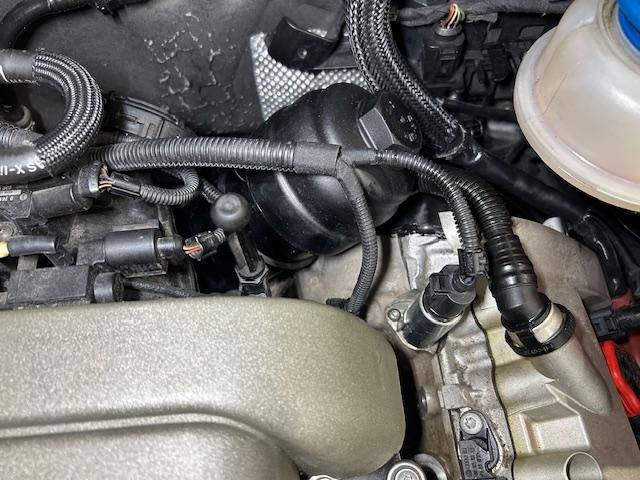 AUDI A6  アウディ A6 エンジンオイル漏れ オイルフィルターハウジング交換 大阪府 和泉市