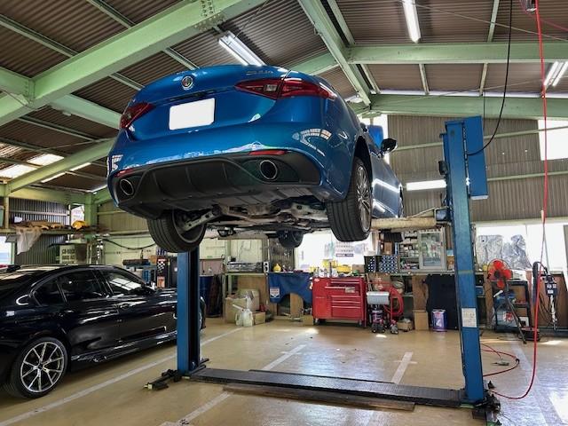 Alfa Romeo Giulia Q4　アルファロメオ　ジュリア　Q4　エンジンオイル&フィルター交換　ご入庫ありがとうございます！　大阪府　和泉市
