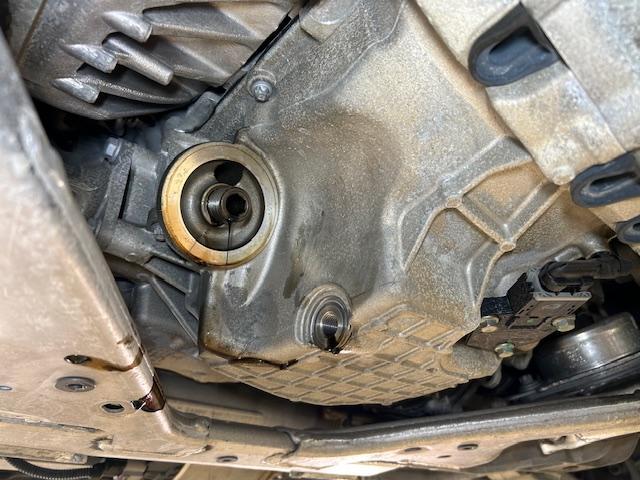 Alfa Romeo Giulia Q4　アルファロメオ　ジュリア　Q4　エンジンオイル&フィルター交換　ご入庫ありがとうございます！　大阪府　和泉市