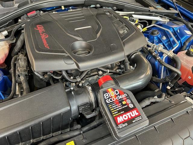 Alfa Romeo Giulia Q4　アルファロメオ　ジュリア　Q4　エンジンオイル&フィルター交換　ご入庫ありがとうございます！　大阪府　和泉市
