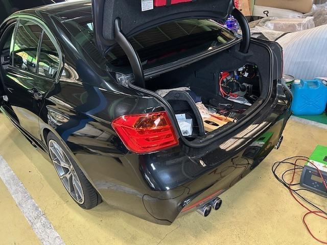 BMW 320i F30  バッテリー上がり 電動ウォーターポンプ交換 大阪府 和泉市