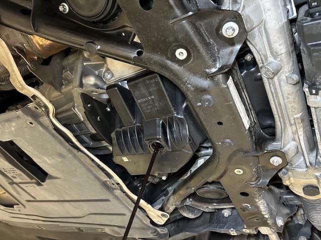 BMW 320i F30  バッテリー上がり 電動ウォーターポンプ交換 大阪府 和泉市