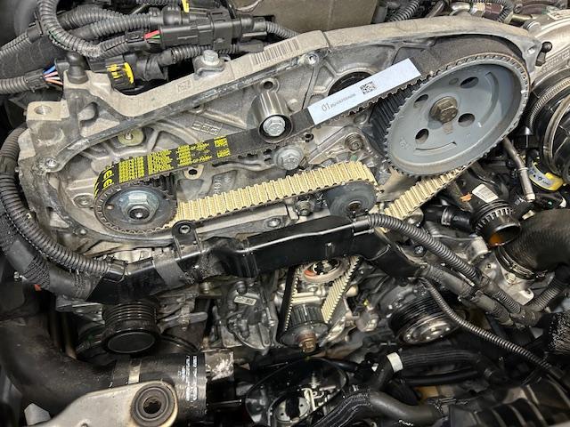 Alfa Romeo STELVIO Q4　アルファロメオ　ステルビオ　Ｑ4　ディーゼル　タイミングベルト交換　ウォーターポンプ交換　大阪府　和泉市