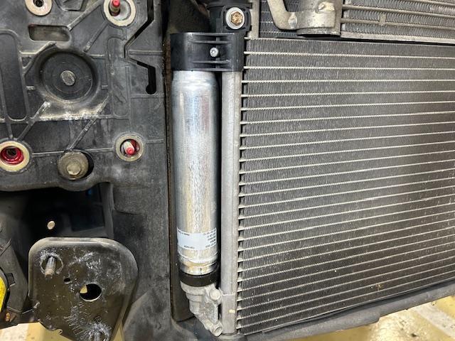 MINI Cooper R50　ＭＩＮＩ　エアコン効かない　クーラーコンプレッサー交換　リヤショックブッシュ交換　大阪府　和泉市