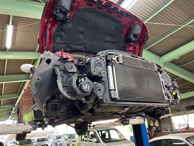 MINI Cooper R50　ＭＩＮＩ　エアコン効かない　クーラーコンプレッサー交換　リヤショックブッシュ交換　大阪府　和泉市