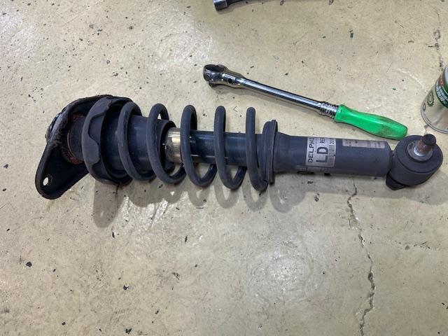 MINI Cooper R50　ＭＩＮＩ　エアコン効かない　クーラーコンプレッサー交換　リヤショックブッシュ交換　大阪府　和泉市