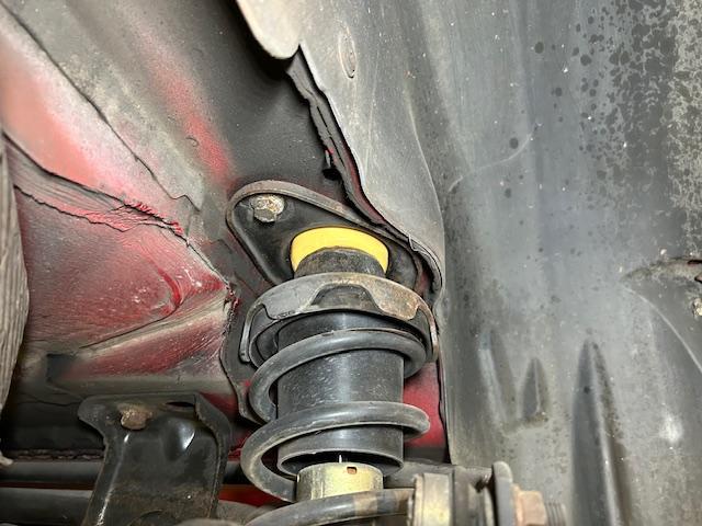 MINI Cooper R50　ＭＩＮＩ　エアコン効かない　クーラーコンプレッサー交換　リヤショックブッシュ交換　大阪府　和泉市