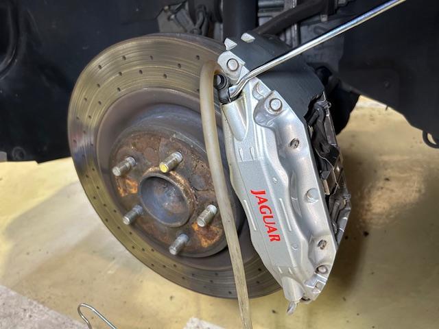 JAGUAR XKR ジャガー XKR 車検整備でのご入庫ありがとうございます! 大阪府 和泉市