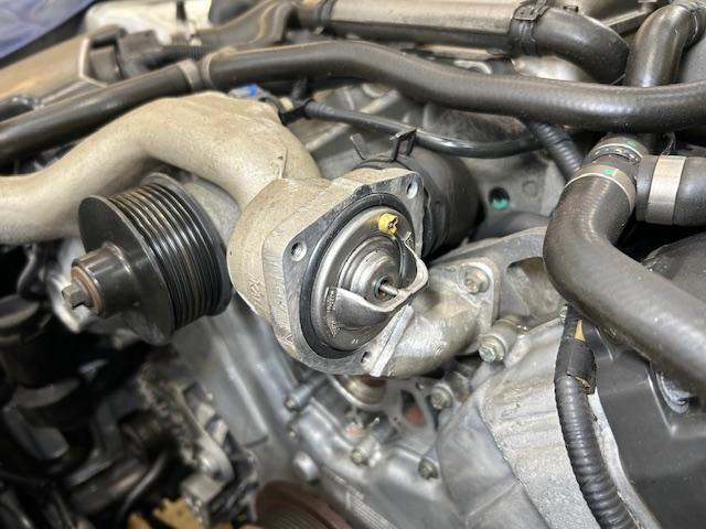 JAGUAR XKR ジャガー XKR 車検整備でのご入庫ありがとうございます! 大阪府 和泉市