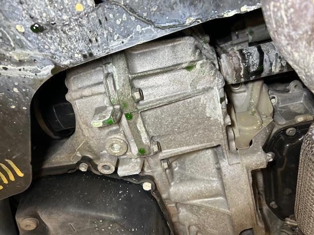 MINI Cooper S R56　ミニ　クーパーS　エンジンオイル交換　冷却水漏れ　サーモスタット交換　大阪府　和泉市