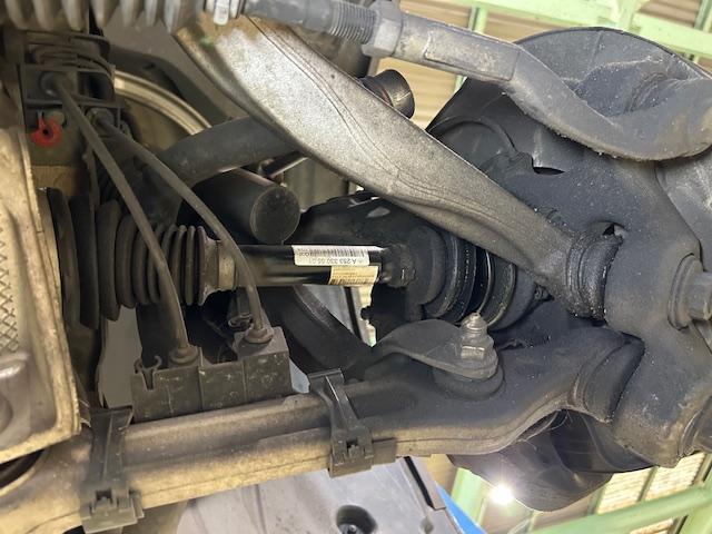 Mercedes Benz GLC250 4MATIC X253　メルセデスベンツGLC　フロントドライブシャフト交換　大阪府　和泉市