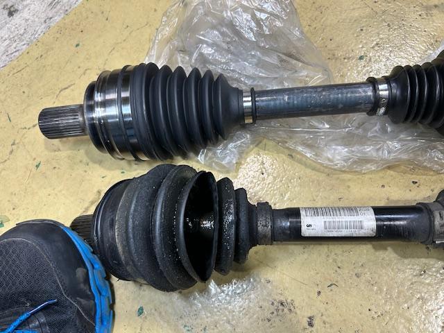 Mercedes Benz GLC250 4MATIC X253　メルセデスベンツGLC　フロントドライブシャフト交換　大阪府　和泉市