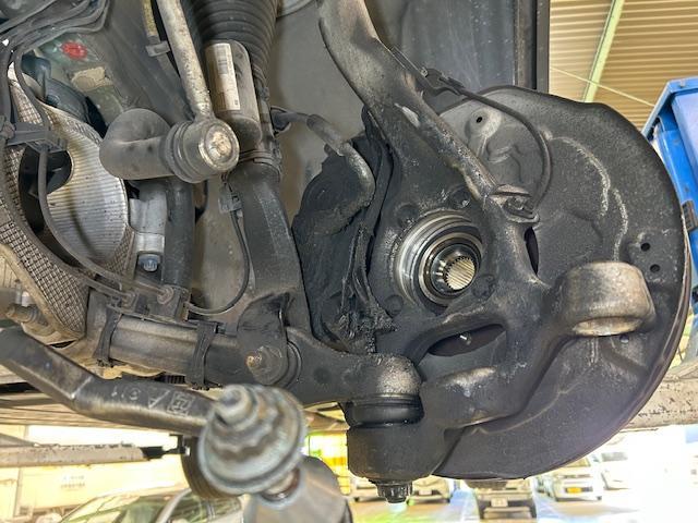 Mercedes Benz GLC250 4MATIC X253　メルセデスベンツGLC　フロントドライブシャフト交換　大阪府　和泉市