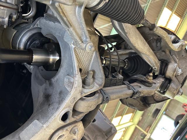 Mercedes Benz GLC250 4MATIC X253　メルセデスベンツGLC　フロントドライブシャフト交換　大阪府　和泉市