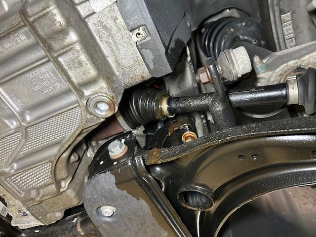 VOLKSWAGEN Tiguan TDI フォルクスワーゲン ティグアン ドライブシャフトブーツ交換 大阪府 和泉市