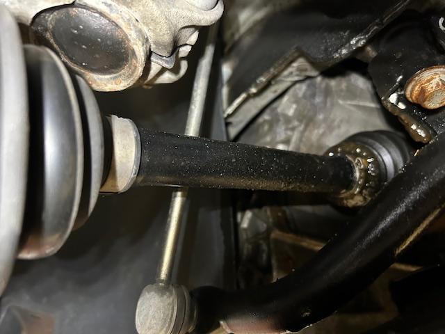 VOLKSWAGEN Tiguan TDI フォルクスワーゲン ティグアン ドライブシャフトブーツ交換 大阪府 和泉市